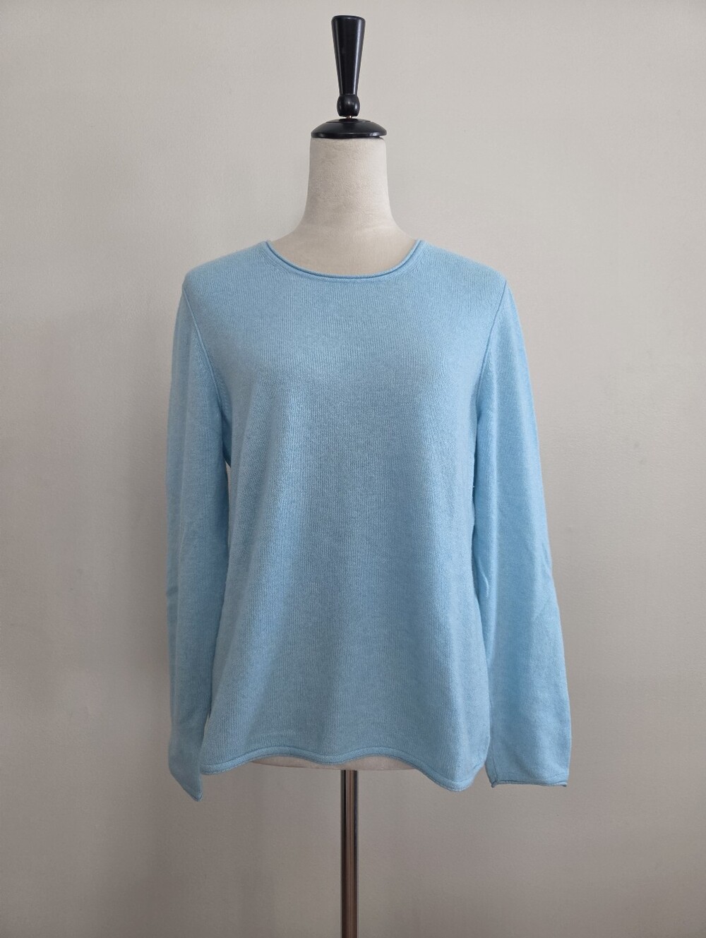 LL Bean Women's Light Blue Crewneck Cashmere Sweater